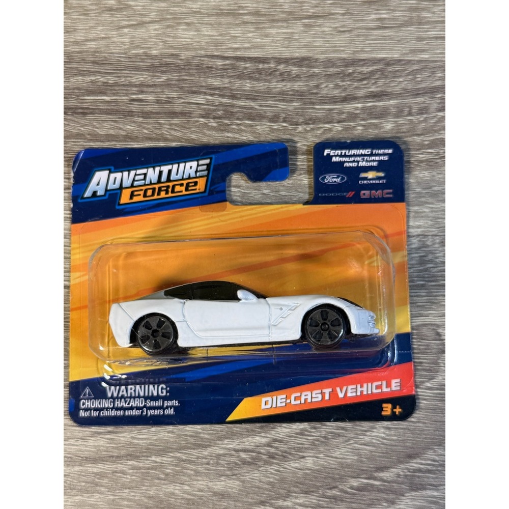 Adventure Force Chevrolet Corvette Stingray Z06 White Die-Cast Car 1:64 Maisto